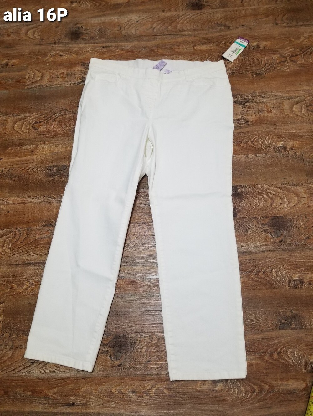 Alia Jeans White Straight Leg - 16P Pull On Super Stretch Nwtag
